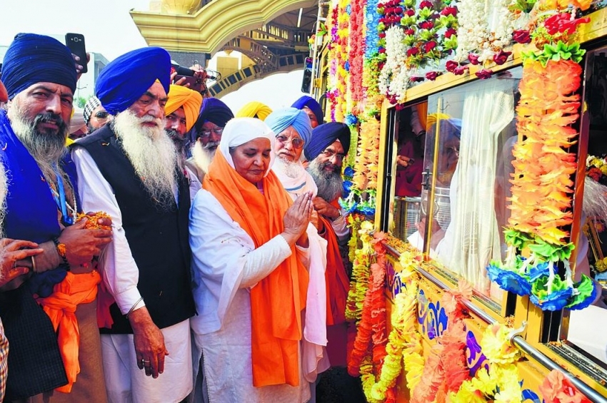 ਗਵਾਲੀਅਰ ਤੋਂ ਸ਼ੁਰੂ ਹੋਇਆ ਨਗਰ ਕੀਰਤਨ ਦਰਬਾਰ ਸਾਹਿਬ ਪਹੁੰਚਿਆ